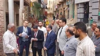 النيابة الإدارية تعاين موقع عقار الفيوم المنهار