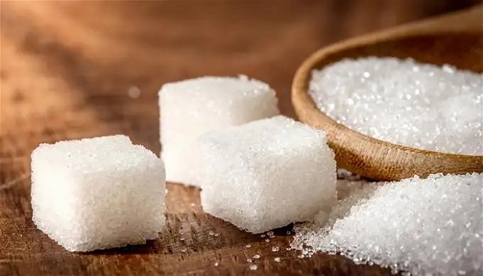 تخزين التجار كميات من السكر أدى لتعطيش السوق وزيادة الأسعار 