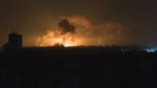 معزولة عن العالم .. ليلة غير مسبوقة من القصف الإسرائيلي على غزة