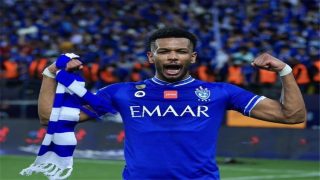 لاعب الهلال علي البليهي يرفض دفع الحساب ويتحدى أصدقاءه!