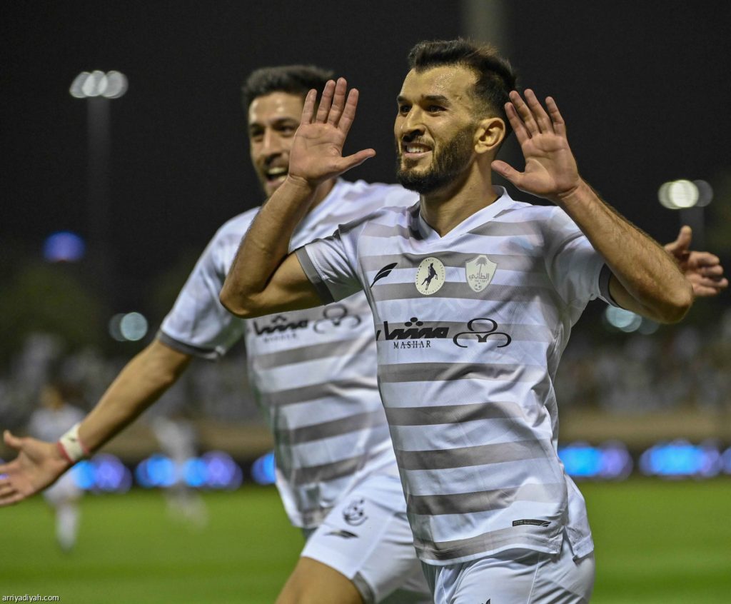 بث مباشر مباراة الرائد والوحدة في الدوري السعودي